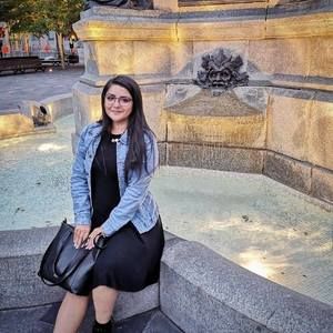 Meet your Posher, Marcela